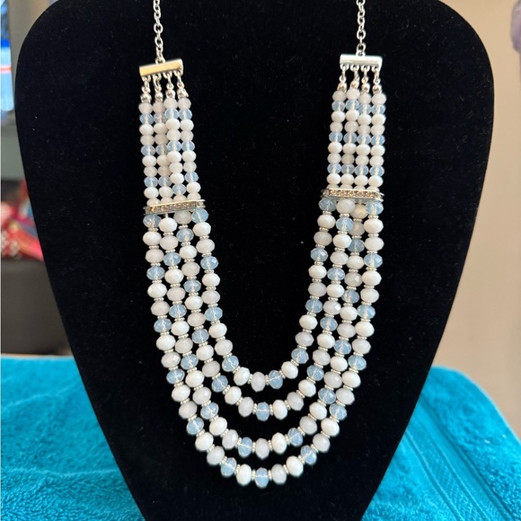 Elegant Beaded Necklace with Silver Accents - Picture 1 of 2